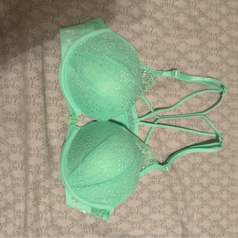 PINK Victoria's Secret Light Green Lace Bra